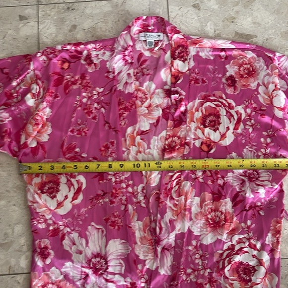 Floral robe - Picture 8 of 9